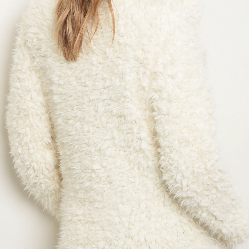🎉HOST PICK🎉CLEARANCE IVORY SHAGGY FAUX FUR COAT - Picture 3 of 7
